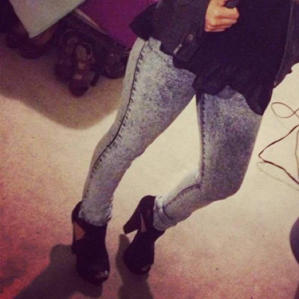 High Waisted Acid Washed Jeans